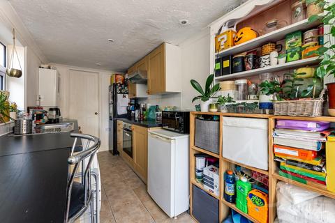 2 bedroom terraced house for sale, Winnock Road, Colchester