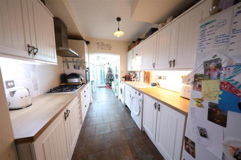 3 bedroom semi-detached house for sale - North Road, Hull