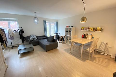 23 Oregon Close, Manchester, M13 9SA