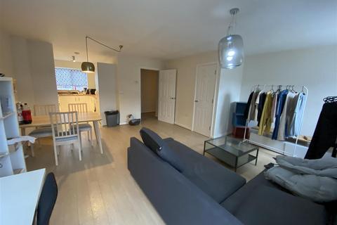23 Oregon Close, Manchester, M13 9SA