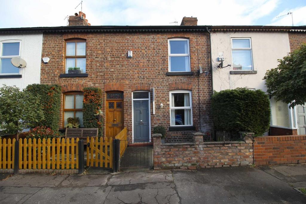Crossland Road, Chorlton, Manchester 2 bed house £1,250 pcm (£288 pw)