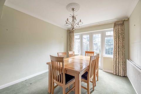 9 Gables Close, Datchet, Slough, SL3 9BB