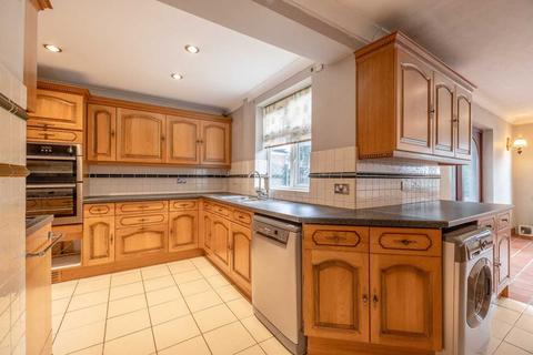 9 Gables Close, Datchet, Slough, SL3 9BB