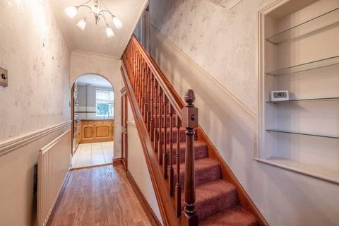 9 Gables Close, Datchet, Slough, SL3 9BB