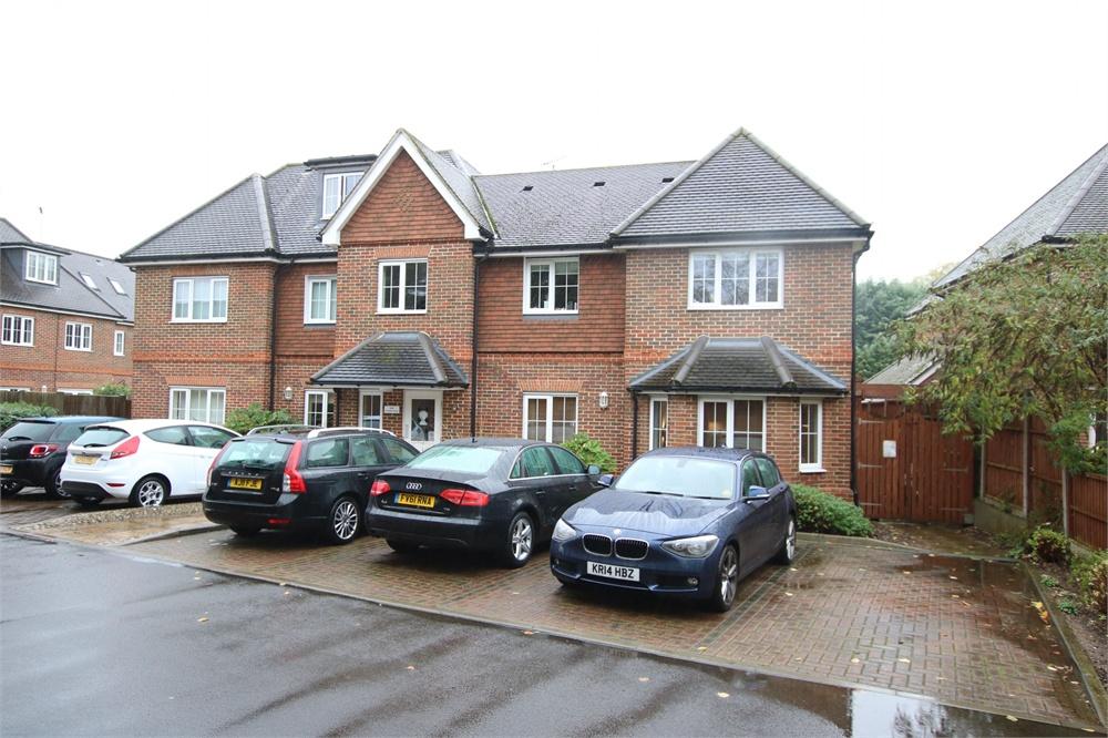 Godwin Close, Wokingham, RG41 1 bed apartment for sale £200,000