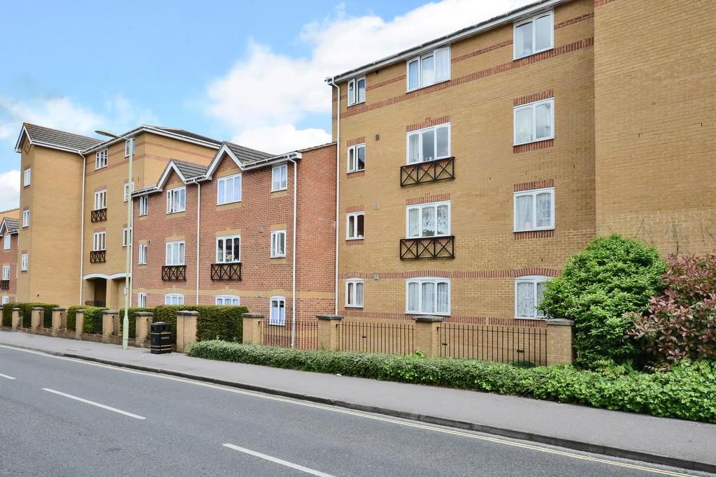 Ascot Court, Aldershot, GU11 1 bed apartment £116,000