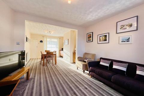 8 Dawson Road, Folkestone, CT19 5RR