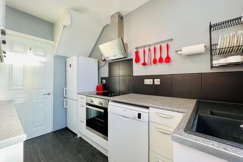 8 Dawson Road, Folkestone, CT19 5RR