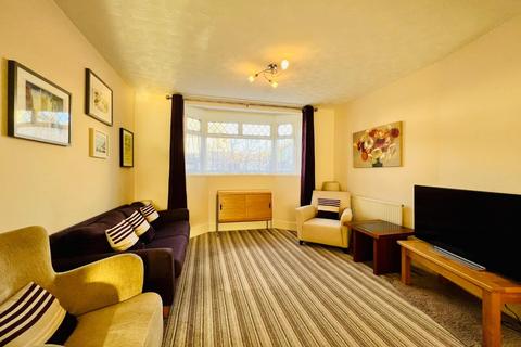 8 Dawson Road, Folkestone, CT19 5RR