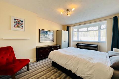 8 Dawson Road, Folkestone, CT19 5RR