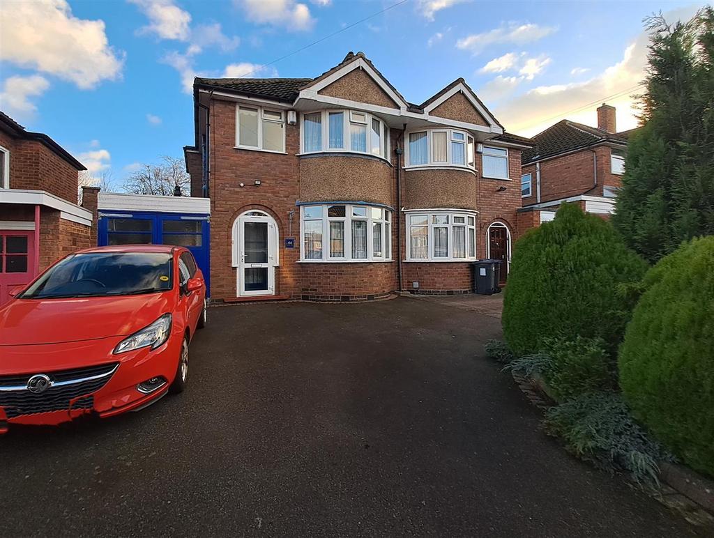 Jephson Drive, Yardley, Birmingham 3 bed semidetached house £265,000