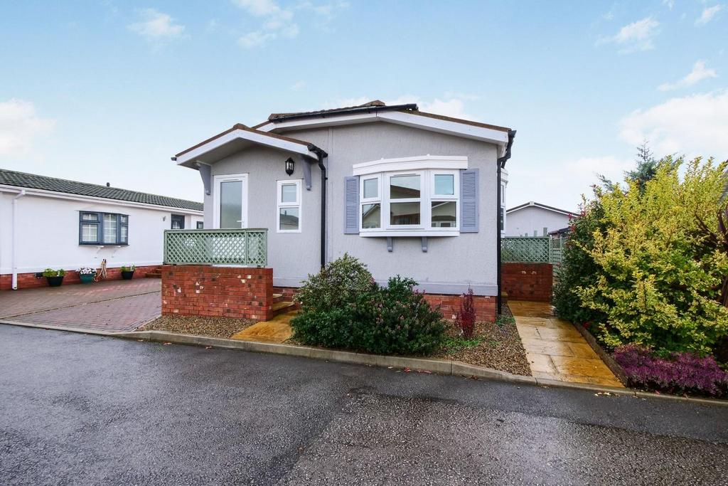 Pheasant Way, Acaster Malbis, York 2 bed park home for sale £170,000