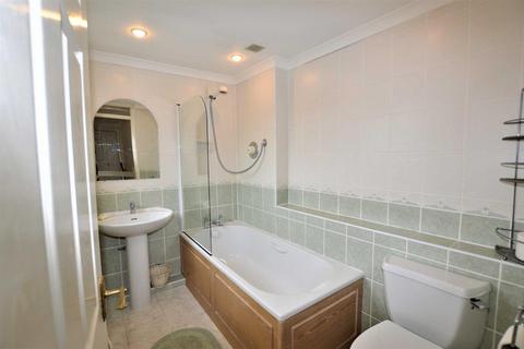 41 Beechpark Way, Watford, WD17 3TY