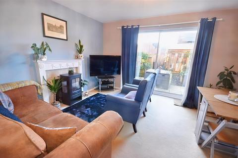 2 bedroom semi-detached house for sale - Darwin Close, Stone