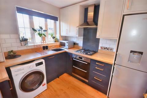2 bedroom semi-detached house for sale - Darwin Close, Stone