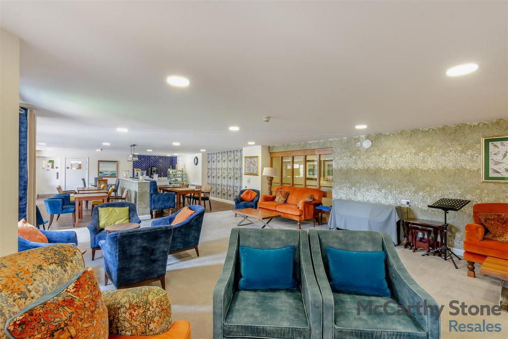 8672628-interior01.jpg