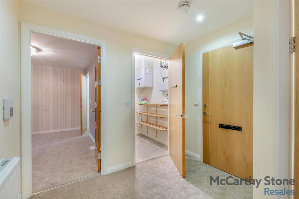 8672628-interior03.jpg