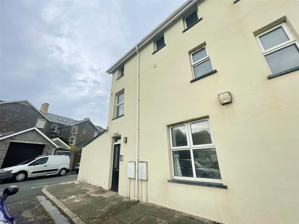 Rheidol Terrace, Aberystwyth 3 bed semidetached house £175,000