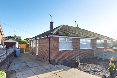 2 bedroom semi-detached bungalow for sale - Falmouth Road, Crewe