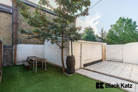 5 bedroom end of terrace house to rent - SE15