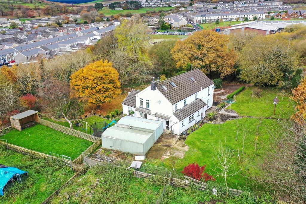 Ty Gwyn Bach, Caerau, Maesteg, Bridgend County Borough, CF34 0RG 4 bed