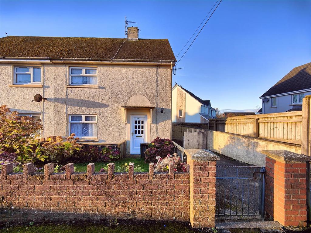 24 Cefn Coed, Dwrbach, Fishguard 3 bed semidetached house for sale £