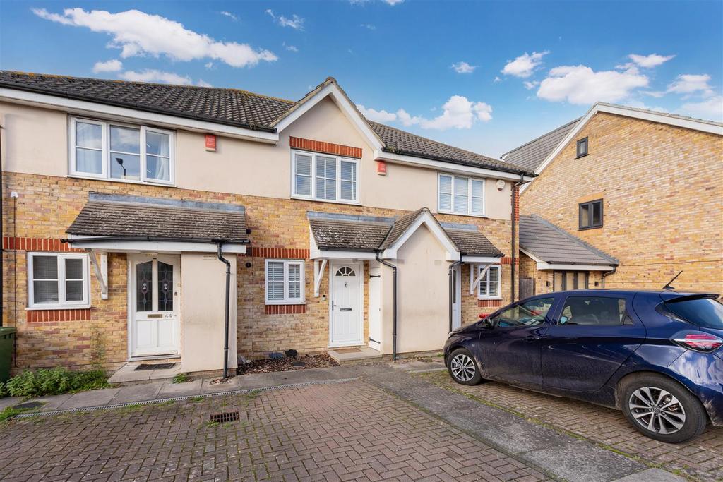 Earls Lane, Cippenham 2 bed terraced house for sale £369,950
