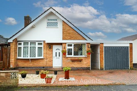 2 bedroom detached bungalow for sale, Clivesway, Hinckley