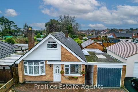 2 bedroom detached bungalow for sale, Clivesway, Hinckley