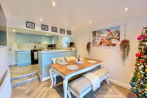 163 Buxton Road, Newtown, Stockport, SK12 2RA