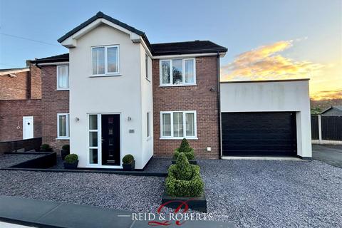 4 bedroom detached house for sale, Bryn Awelon, Mold