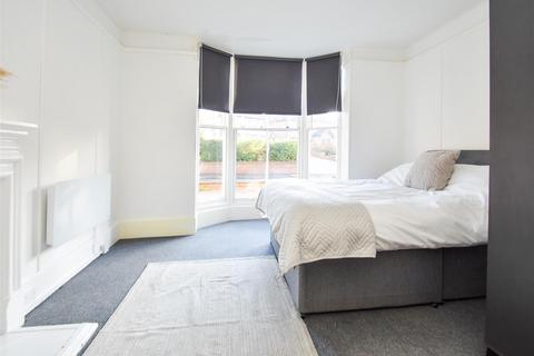 2 bedroom apartment to rent, Flat 2, 226 Penn Road, Penn
