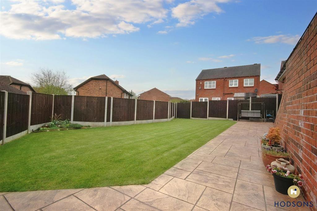 Canal Lane, Wakefield WF3 3 bed detached bungalow for sale £300,000
