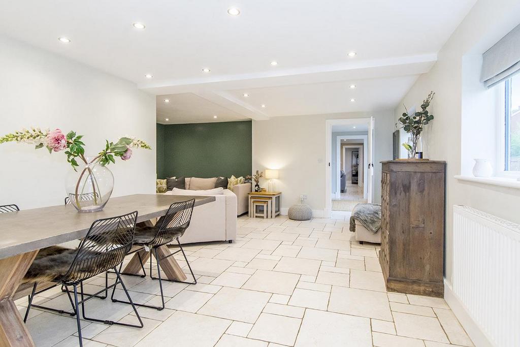 Dining/Family Room