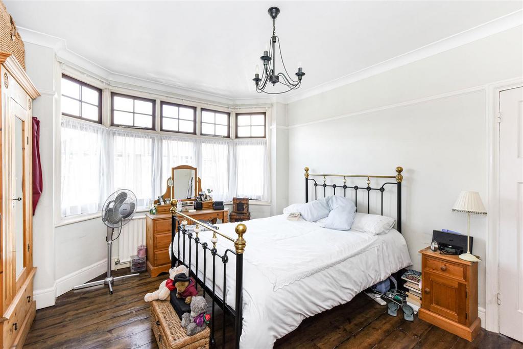 7 Thornwood Close-7.jpg
