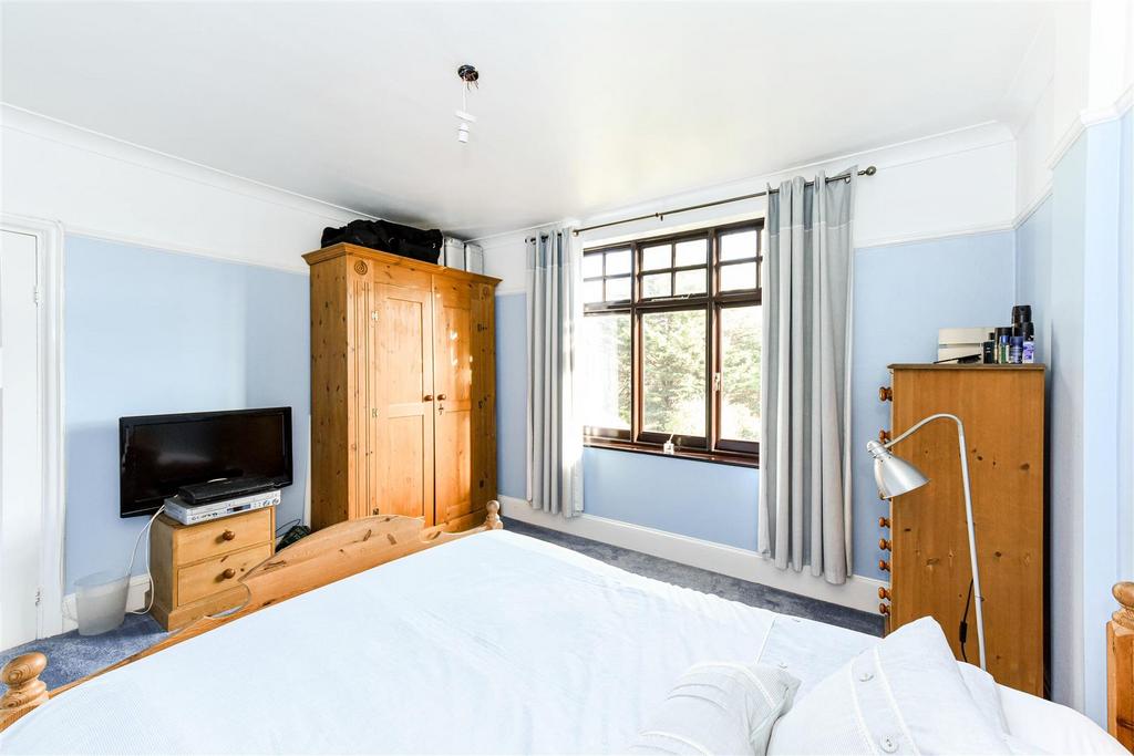7 Thornwood Close-4.jpg