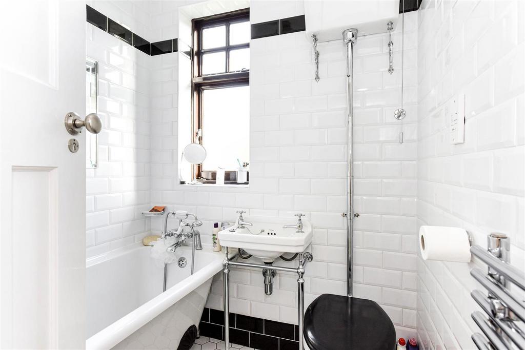 7 Thornwood Close-1.jpg
