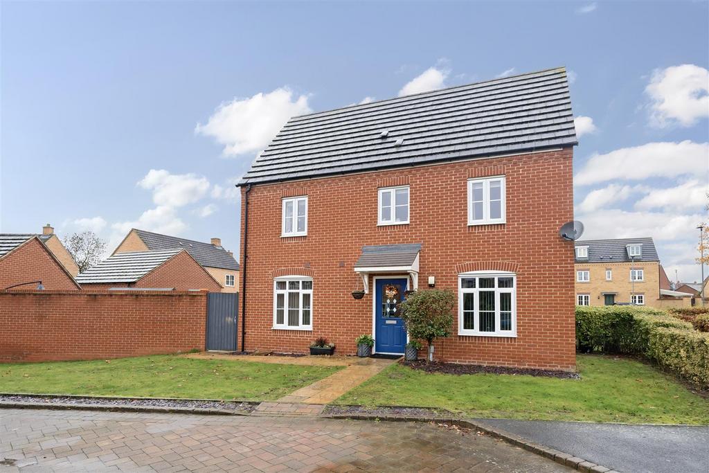 Crispin Drive, Bedford 3 bed end of terrace house for sale £340,000
