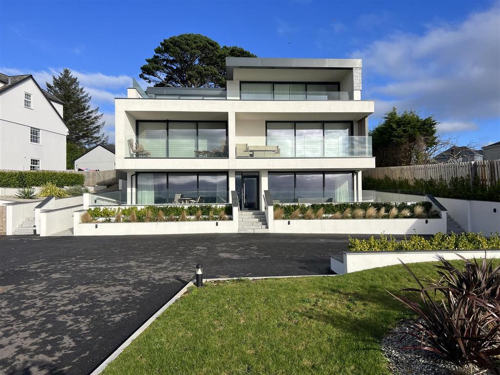 Sea Road, Carlyon Bay, St. Austell 3 bed apartment for sale £700,000