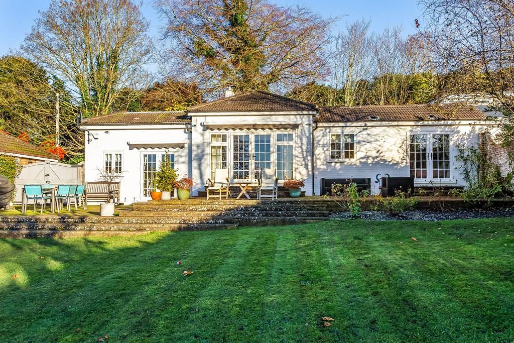 DOWNS LANE, SOUTH LEATHERHEAD, KT22 3 bed semidetached bungalow for