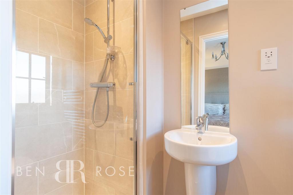 Master Ensuite