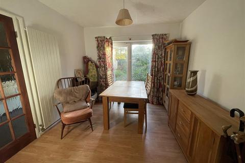3 bedroom semi-detached house for sale - Radford Drive, Leicester