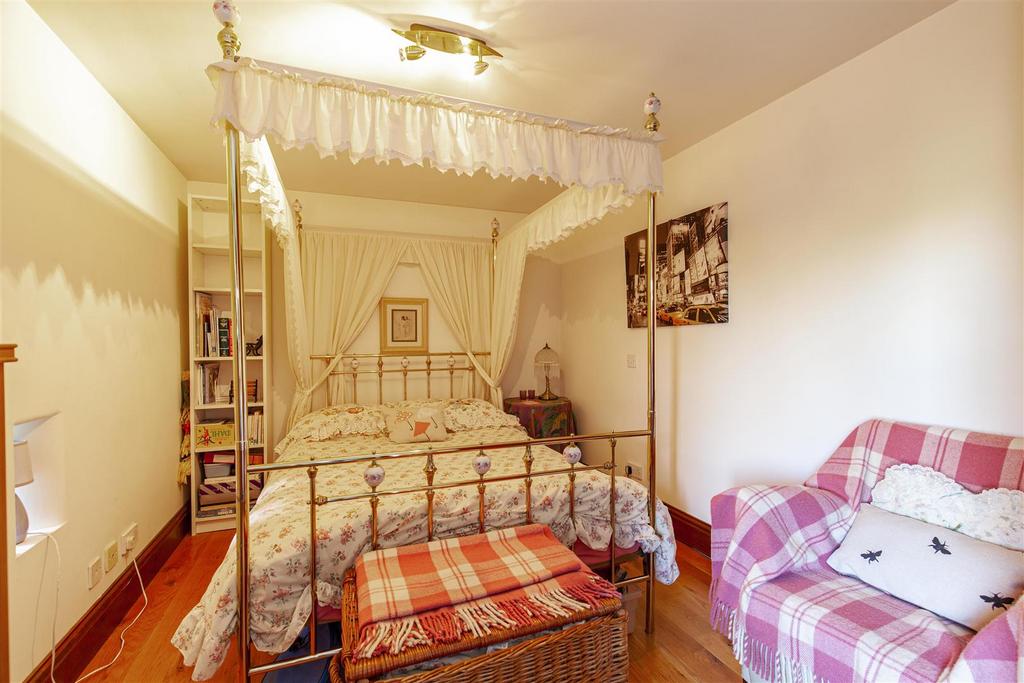 Bedroom 2-1.jpg