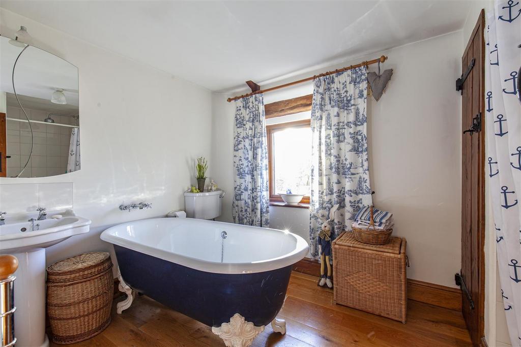 Bathroom-1.jpg