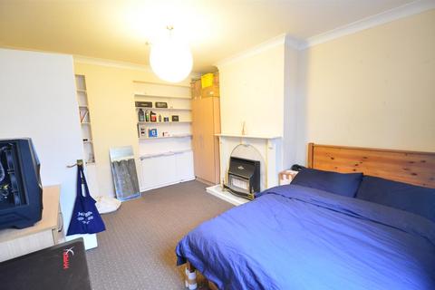 5 bedroom end of terrace house to rent - Gibbins Road, Selly Oak, Birmingham B29