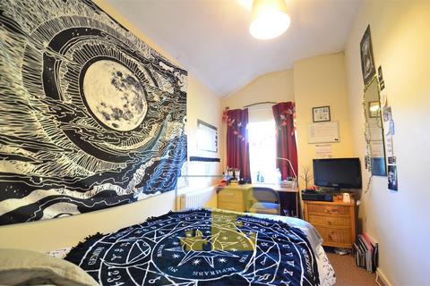 4 bedroom end of terrace house to rent - Gristhorpe Road, Selly Oak, Birmingham B29