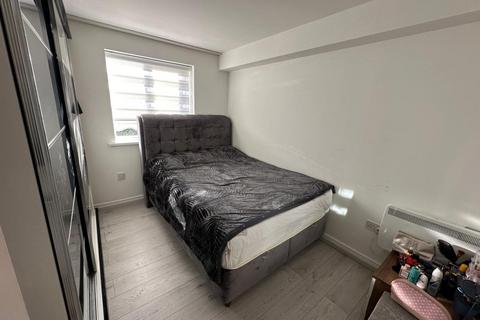 2 bedroom flat for sale, Manton Road, Enfield