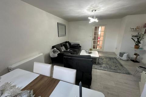 2 bedroom flat for sale, Manton Road, Enfield