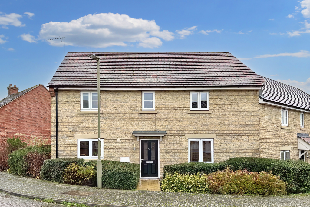 Gilligans Way, Faringdon, SN7 3 bed end of terrace house £325,000