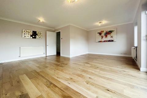 4 bedroom link detached house to rent - The Briars, Langley SL3